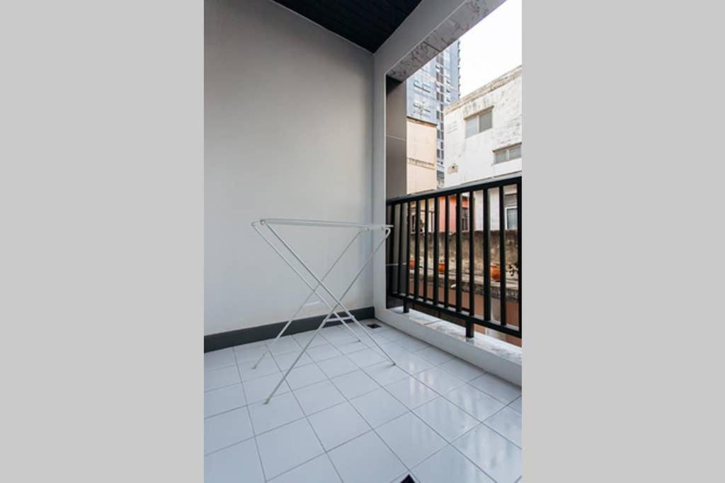 Ferienwohnung P4 Silom Large 2beds full kitchen WIFI 4-6pax Bangkok Exterior foto