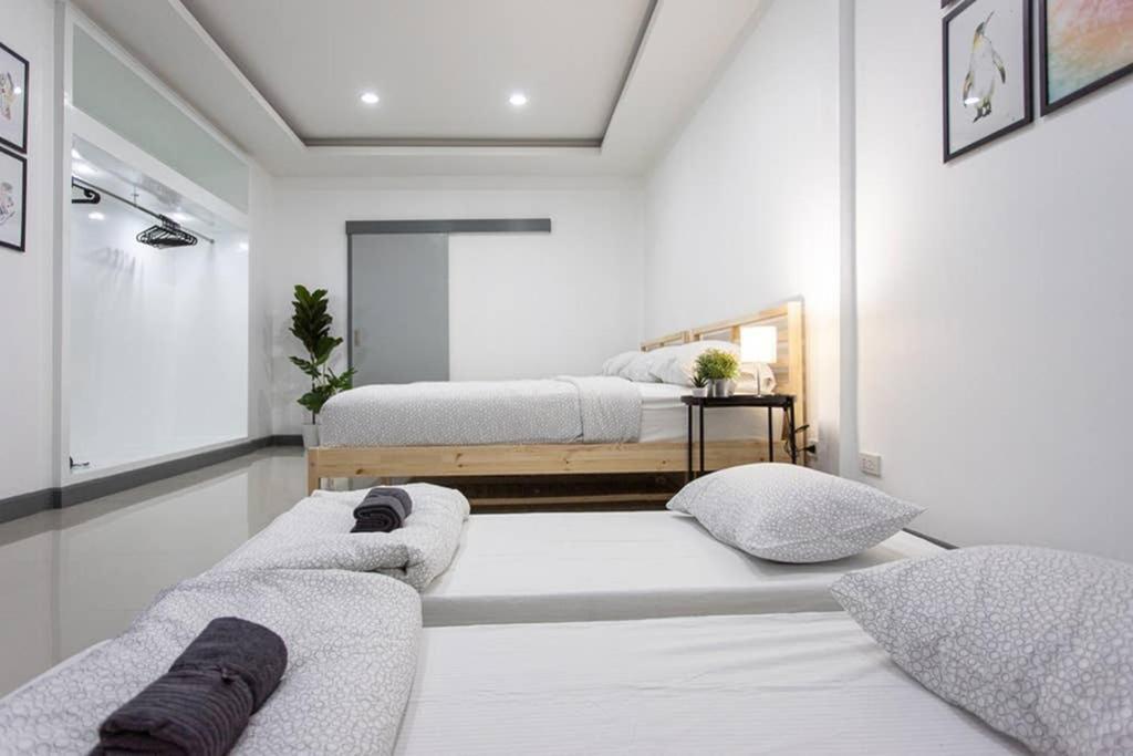 Ferienwohnung P4 Silom Large 2beds full kitchen WIFI 4-6pax Bangkok Exterior foto